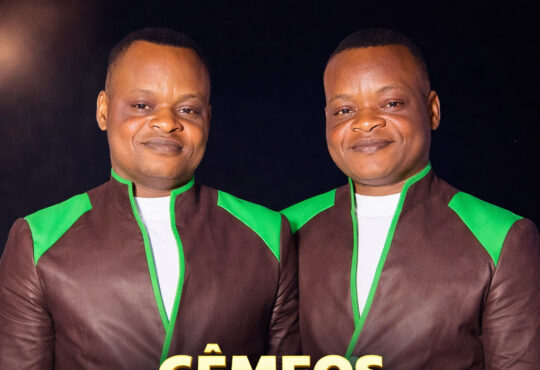 Gêmeos Magníficos - Brincadeira Fora